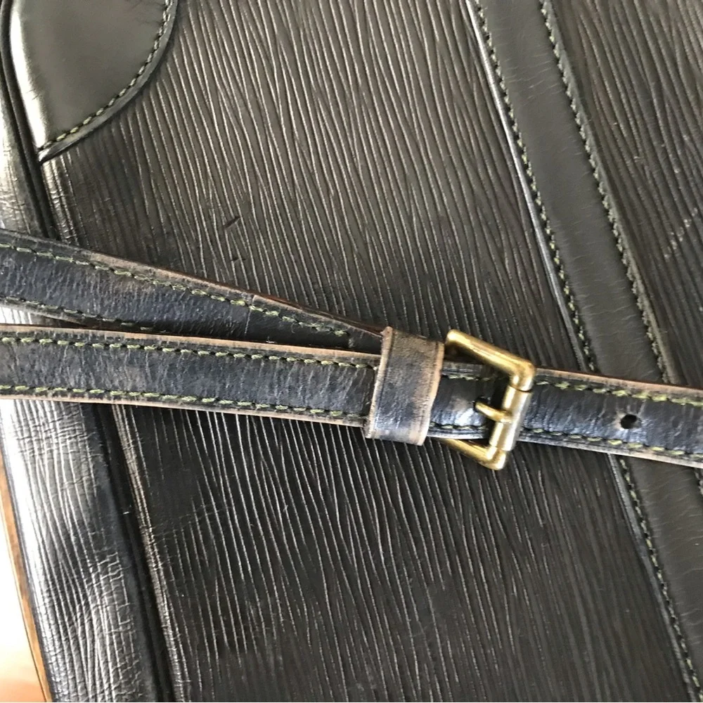 Louis Vuitton Crossbody Bag - Picture 2 of 13